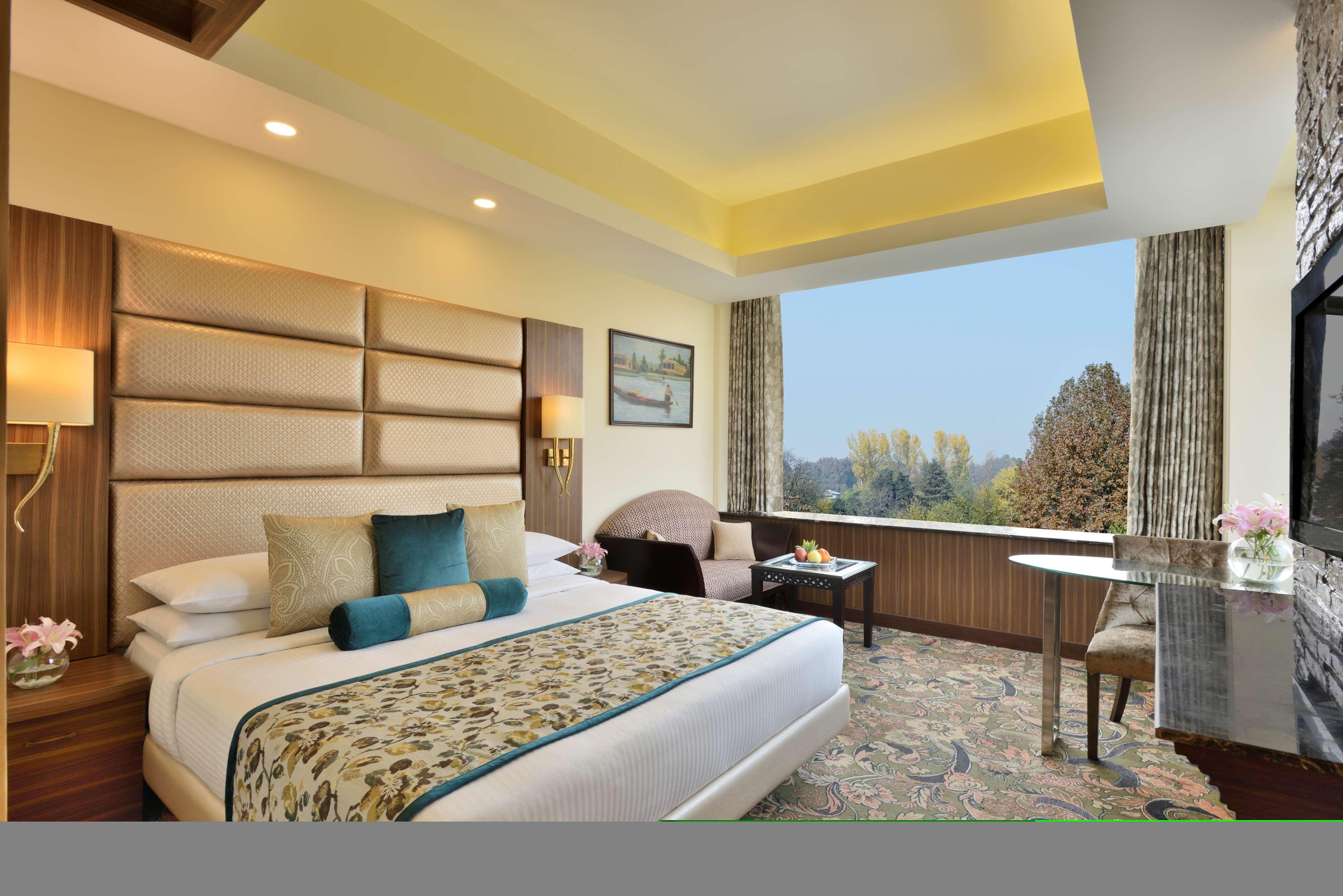 Radisson Srinagar Ξενοδοχείο Εξωτερικό φωτογραφία