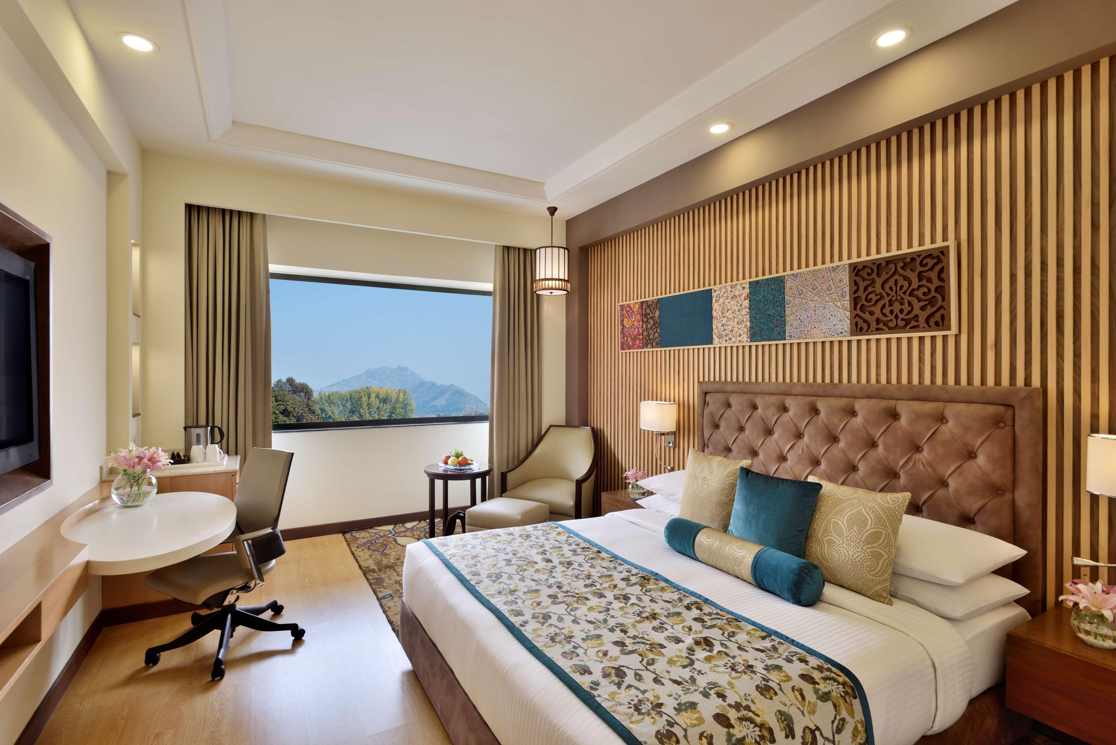 Radisson Srinagar Ξενοδοχείο Εξωτερικό φωτογραφία