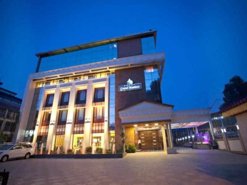 Radisson Srinagar Ξενοδοχείο Εξωτερικό φωτογραφία