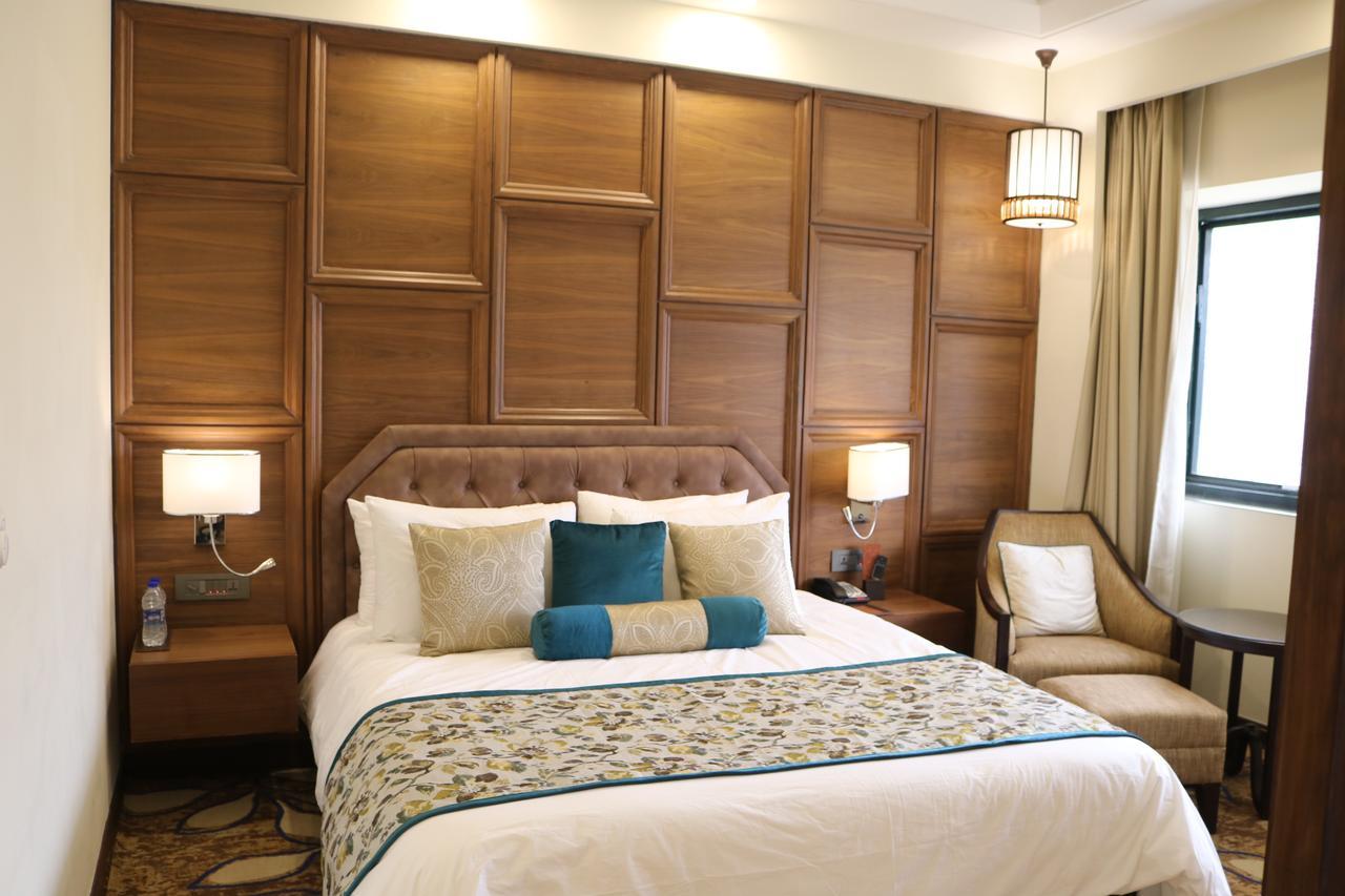 Radisson Srinagar Ξενοδοχείο Εξωτερικό φωτογραφία
