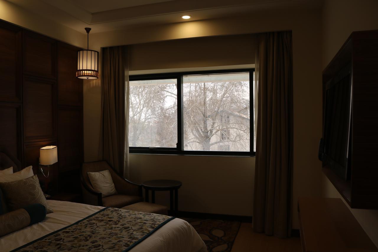 Radisson Srinagar Ξενοδοχείο Εξωτερικό φωτογραφία
