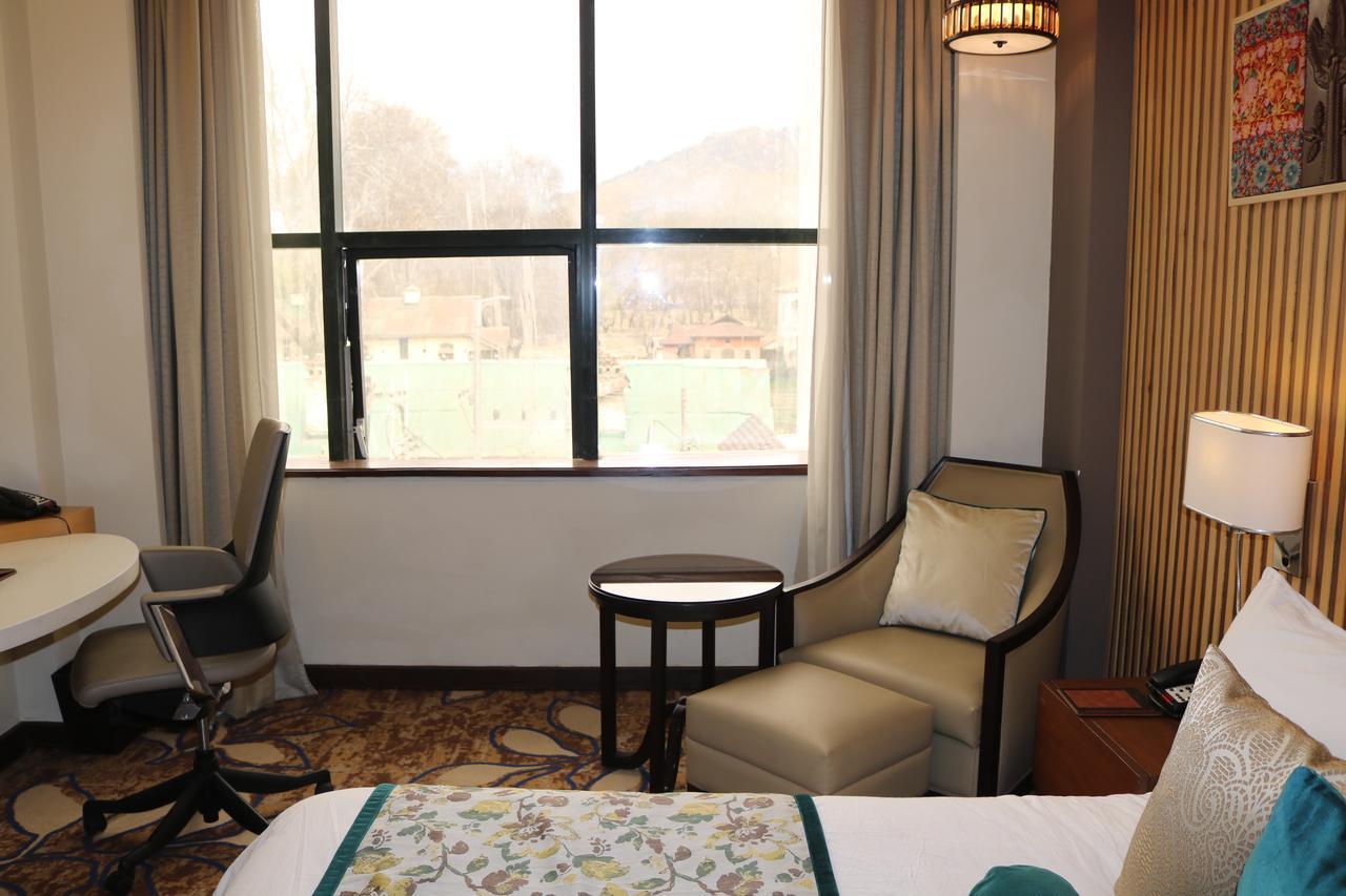 Radisson Srinagar Ξενοδοχείο Εξωτερικό φωτογραφία