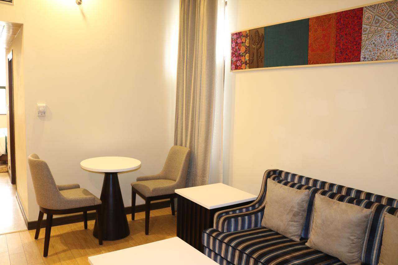 Radisson Srinagar Ξενοδοχείο Εξωτερικό φωτογραφία